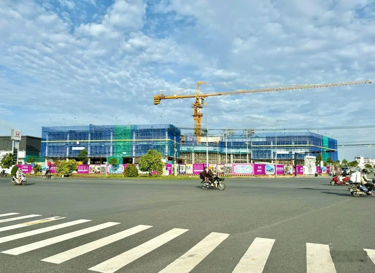 Cần bán lô đất, TP Tân An gần siêu thị Nhật Bản Aeon 242m2. LH: 0934 444 *** Mr Duyên