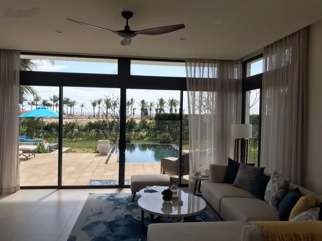 Bán 3PN Villa trực diện biển Melia Ho Tram giá 36 tỷ LH: 0937 688 ***