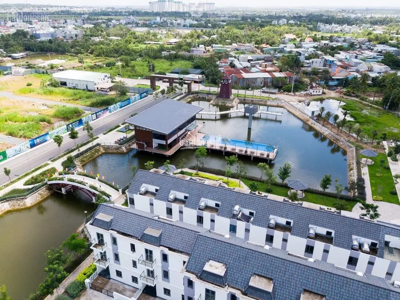 Bán nhà phố dự án Sim City, DT 5x20, 1 trệt 3 lầu, View công viên hồ cảnh quan