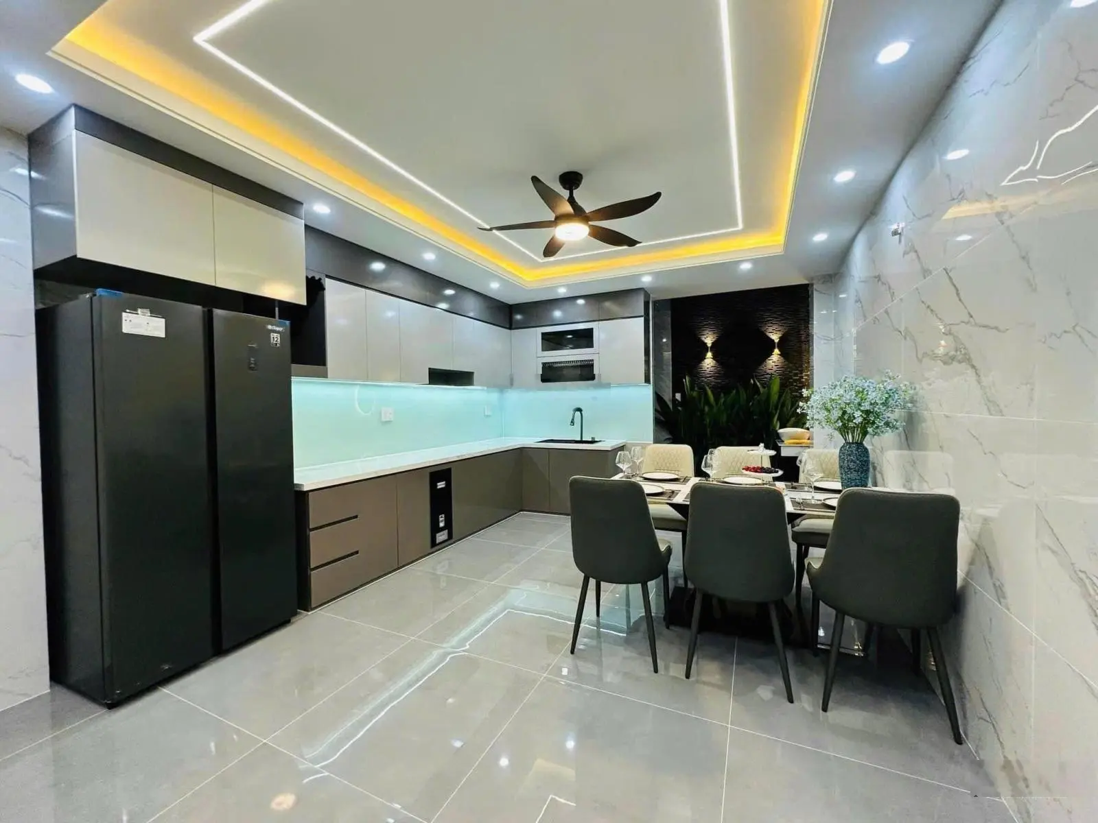 Nhà đẹp Phan Xích Long, P2, Phú Nhuận. DT: 64m2, cho thuê 18tr/ tháng, hẻm 8m, sổ sẵn