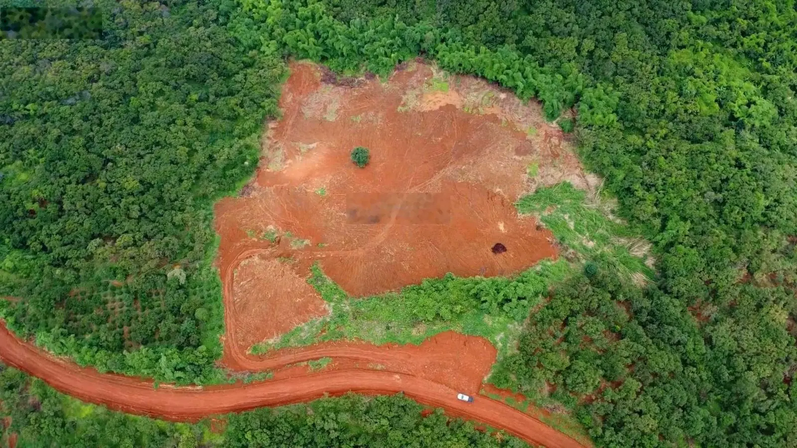 Bán đất Quảng Tân, 3.3Ha, 180m đường đang đổ bê tông, giá bán 1,35 tỷ