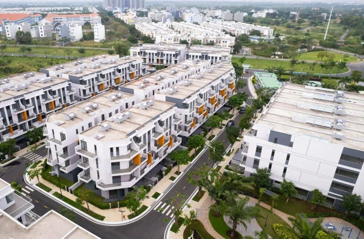 Bán nhà 6.8 tỷ 75m2 2 lầu khu compound lovera park phong phú 4 full NT