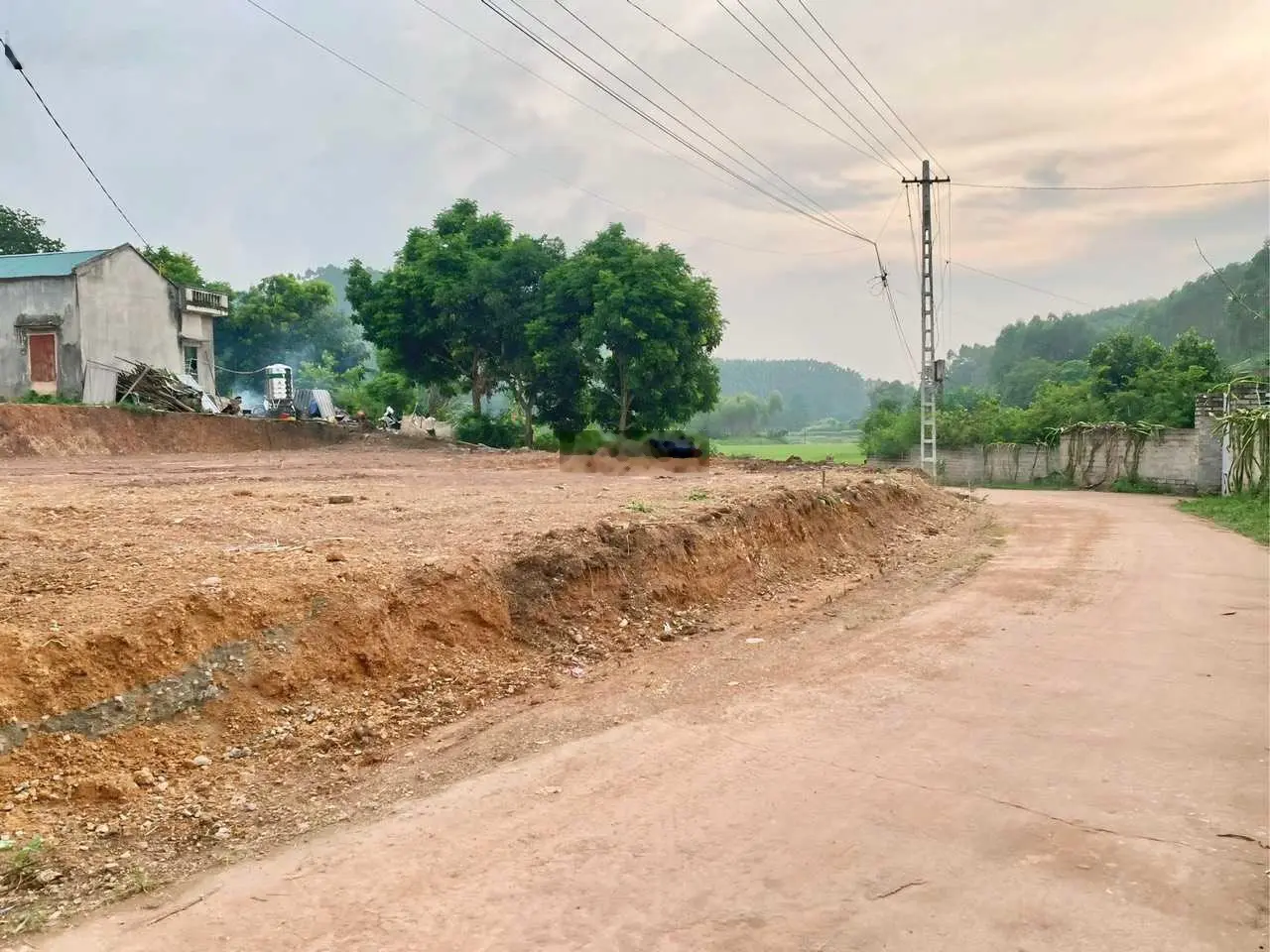 Mở bán bảng hàng mới 5 lô đất bám trục Liên Thôn 6m cách nút giao cao tốc và cụm công nghiệp 1,5km