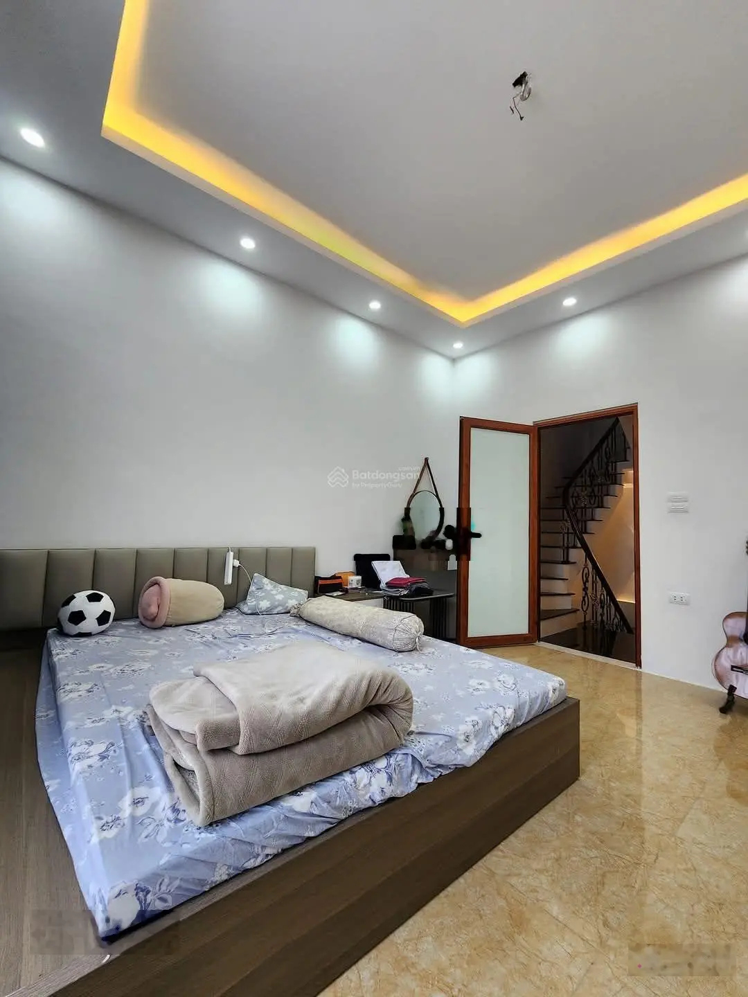 Bán Nhà riêng Đỗ Thuận, Đê Tô Hoàng, HBT. Giá ngày Tết chỉ 9,xtỷ * 51m2 * 6 ngủ cho đại gia đình.