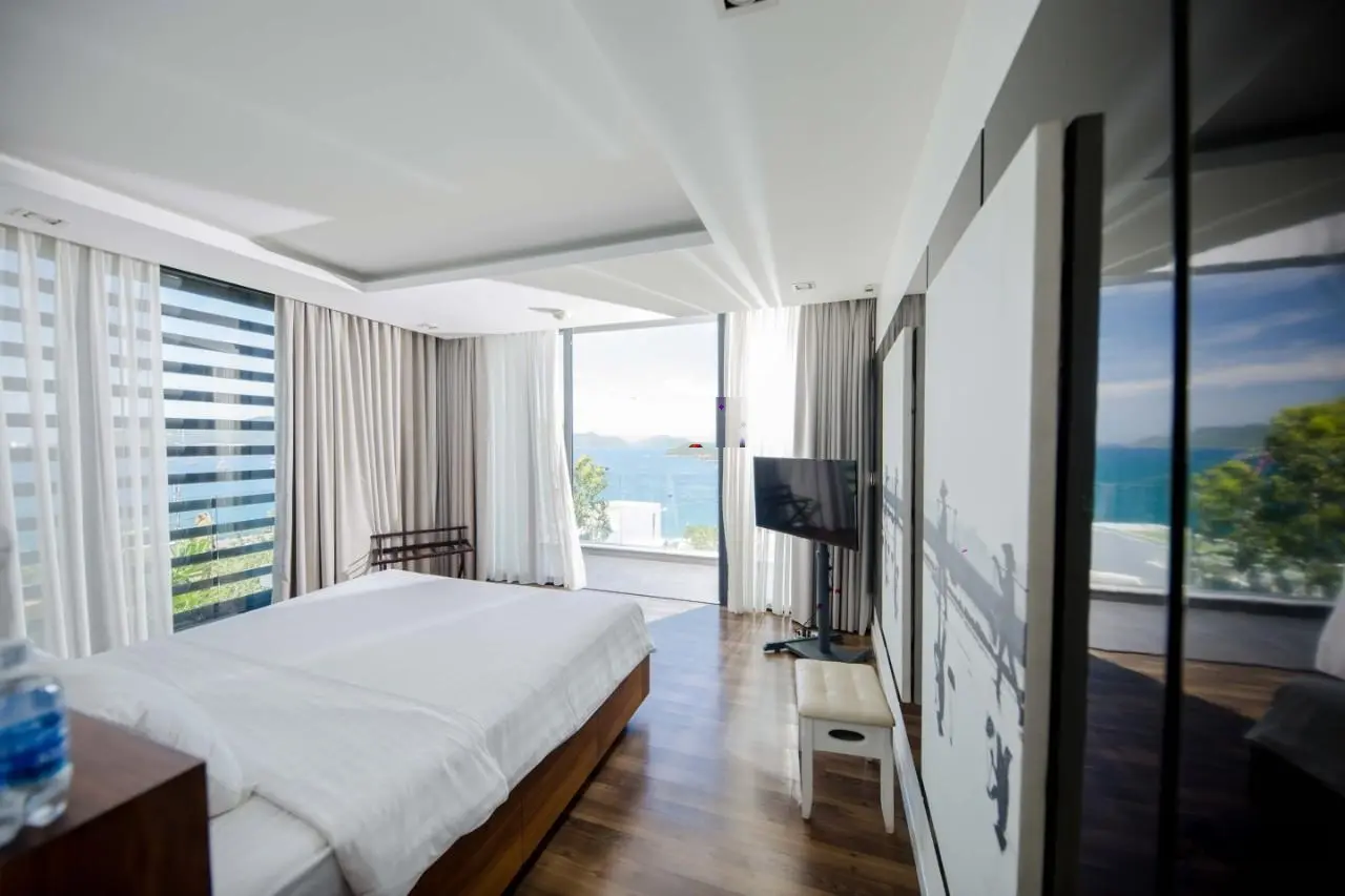 Chính chủ bán biệt thự view biển Anh Nguyễn, Nha Trang, 500m2, 2 tầng, 4PN, full nội thất, 49 tỷ