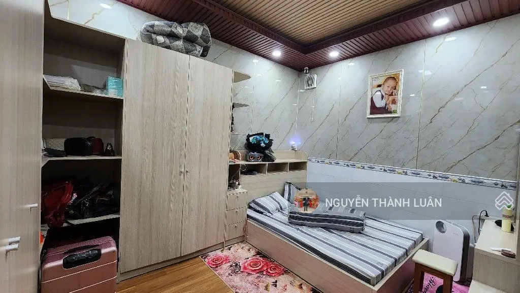 Bán nhà mặt phố Đặng Thúc Vịnh, 14.9tỷ, 200m2, 4PN, 3WC, chính chủ, view đẹp