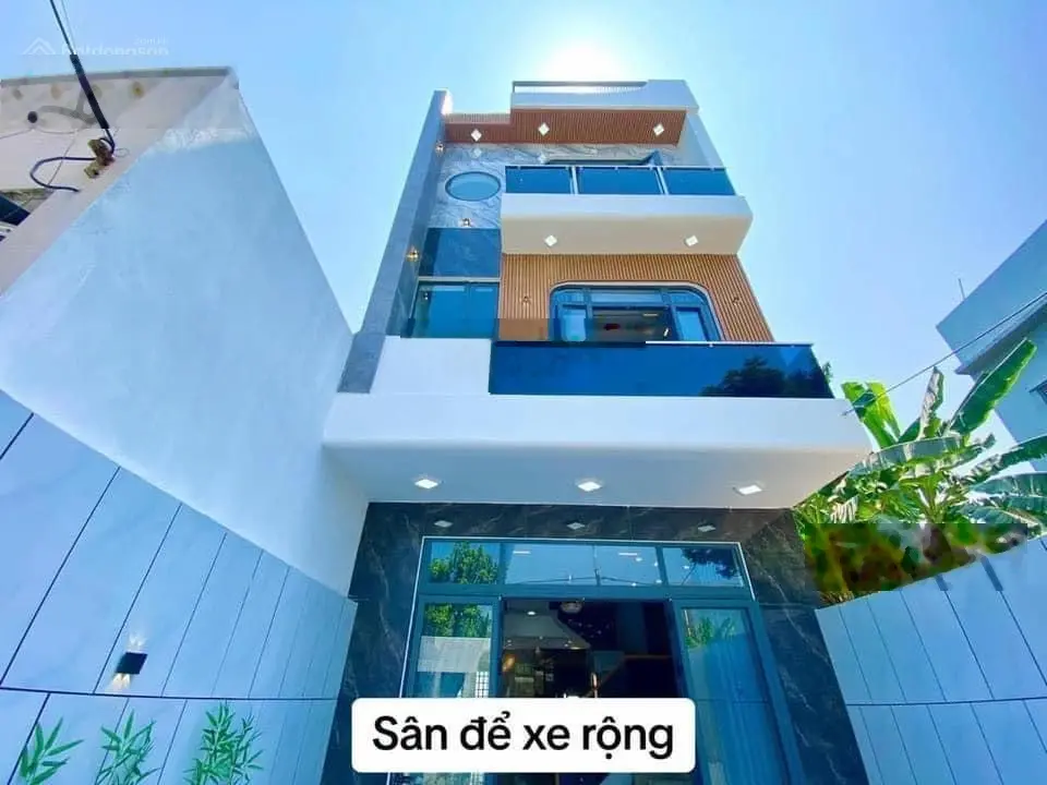 bán nhà mới xây độc lập view hồ sen tại xă Đông phương kiến thuỵ gần vinhomes dương kinh 3 tầng ..