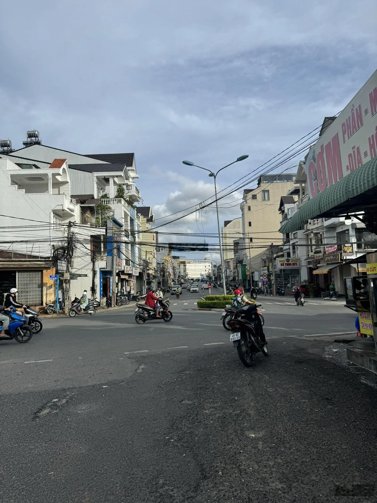 Bán Nhà La Sơn Phu Tử, P6 Giá Kịch Sàn Chỉ Còn 5,7 Tỷ ( Giá Cũ 6.5 Tỷ)