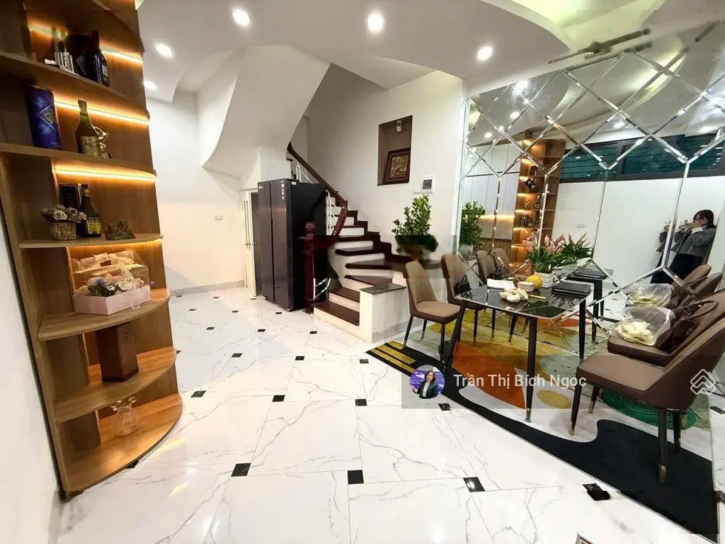 Bán nhà 5,8tỷ - Ba Đình, phố Giang Văn Minh - 31m2 - 5tầng - nội thất luxury - cách ô tô 40m.