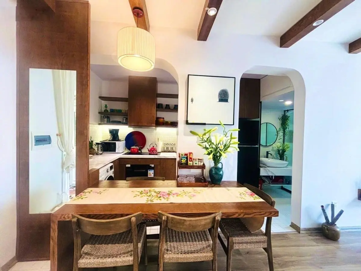 Phố cổ hàng vôi 75m - Homestay Hoàn Kiếm - sổ đỏ 2 ngủ - ban công siêu thoáng sáng - cho thuê 40 tr