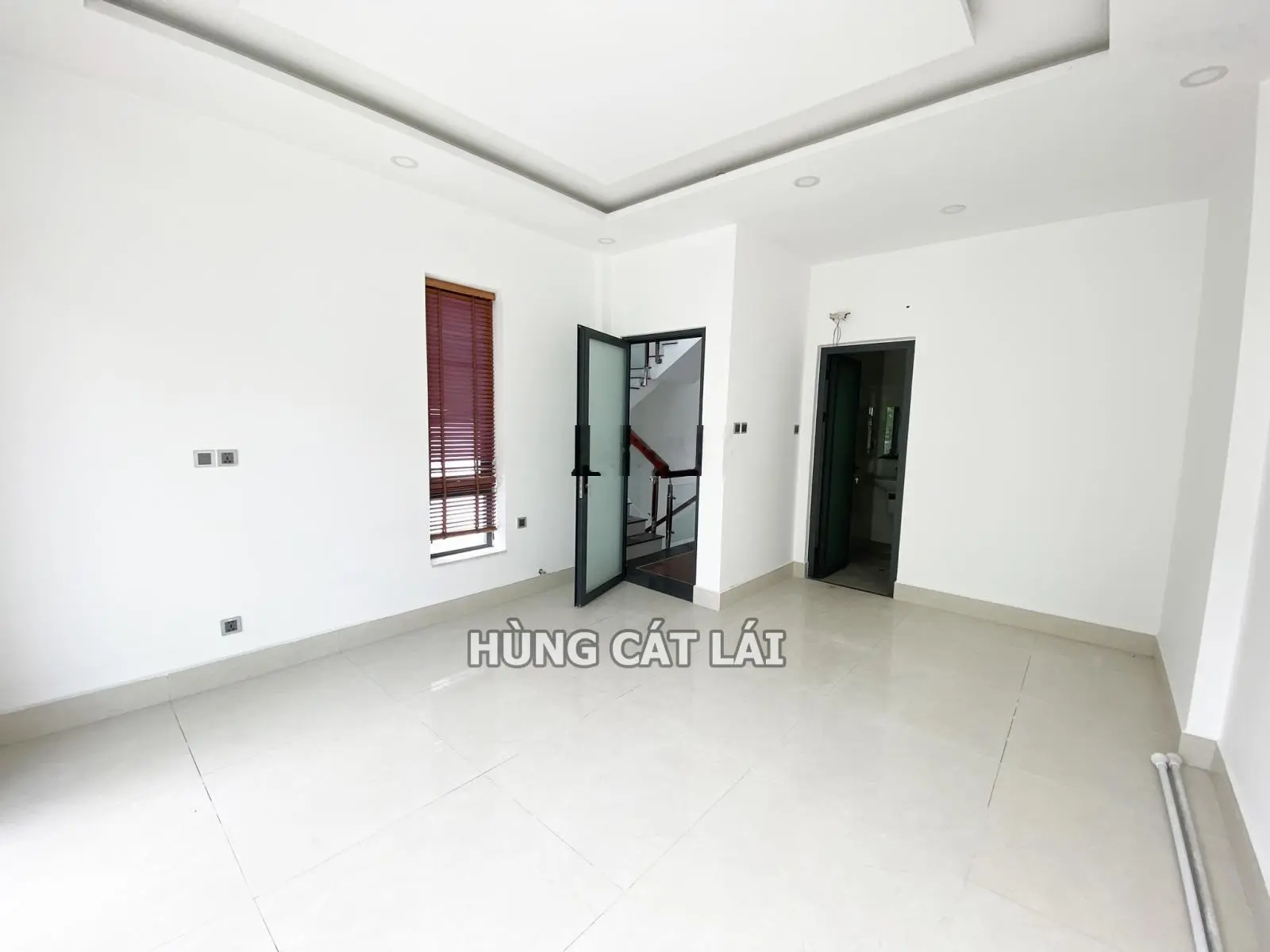 Bán nhà phố Lavila 1, DT 119m2, 1 trệt 3 lầu, nhà hoàn thiện 7 PN, 5 WC, vị trí đẹp, SHR, 11.5 tỷ