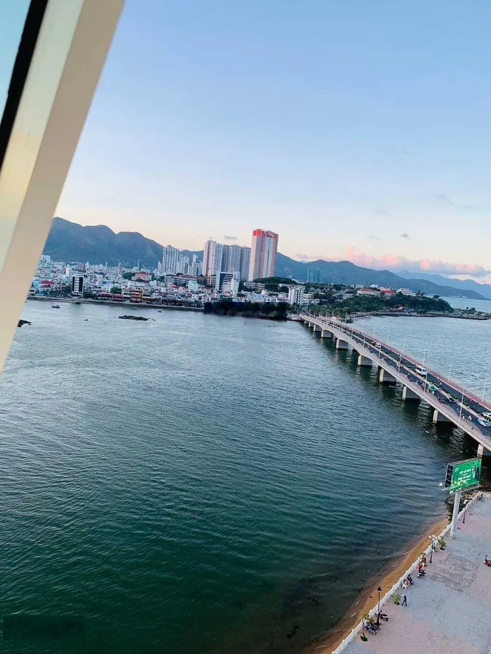 Bán căn 2PN đã có nội thất view sông, xéo biển dự án Mường Thanh 04, Tp. Nha Trang