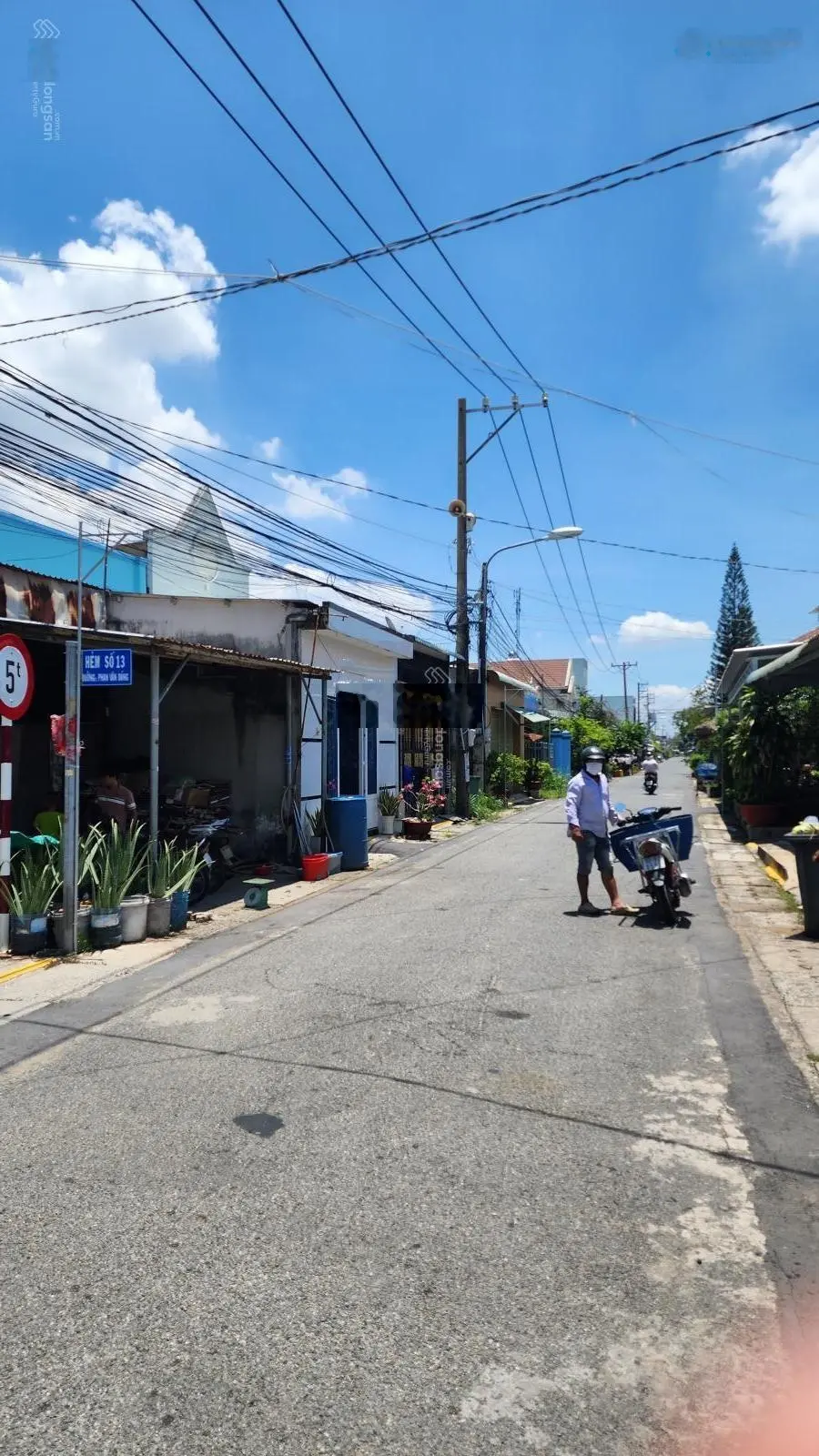 Mình đang kẹt ngân hàng nên cần bán nhanh lô đất ngay khu dân cư,2 mặt tiền đường.Đất sạch,an toàn