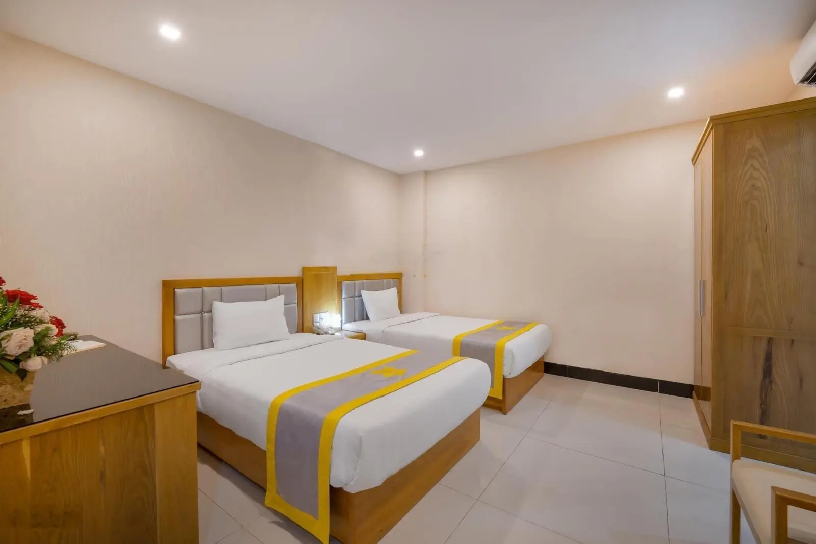 Bán khách sạn 17 tầng Võ Văn Kiệt, Phước Mỹ, Sơn Trà, Đà Nẵng, 140 tỷ, 168m2 view đẹp uy tín