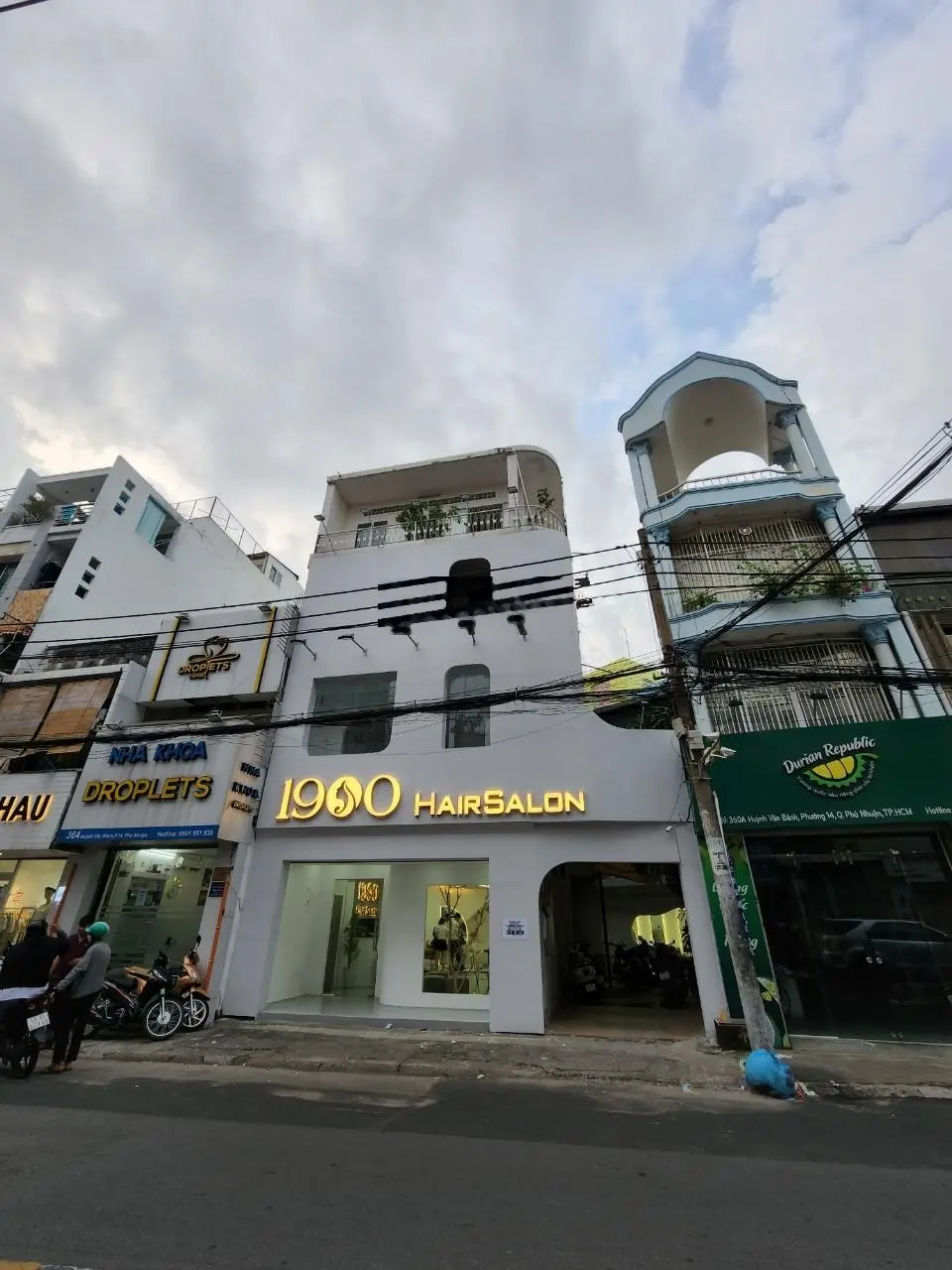 Bán nhà MTĐ Huỳnh Văn Bánh, P. 14, Quận Phú Nhuận. DT = 204m2. Giá chỉ: 56,5 tỷ(TL)