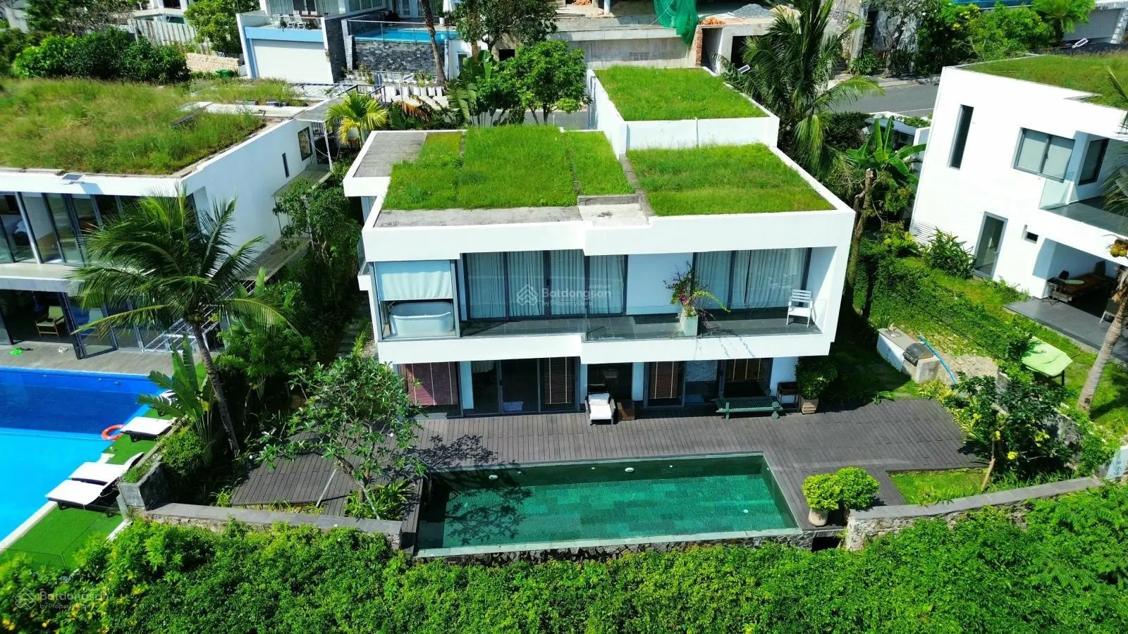 Bán biệt thự B6 phố biển, khu biệt thự Ocean Front Anh Nguyễn, Nha Trang. 420m2, 2 tầng 4PN, 45 tỷ