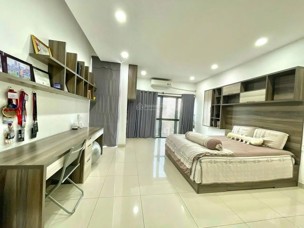 CHUYỂN NƠI LÀM VIỆC, CẦN CHUYỂN NHƯỢNG LẠI CĂN NHÀ 1TRỆT 2 LẦU DTXD 240M2, SỔ HỒNG RIÊNG CHÍNH CHỦ