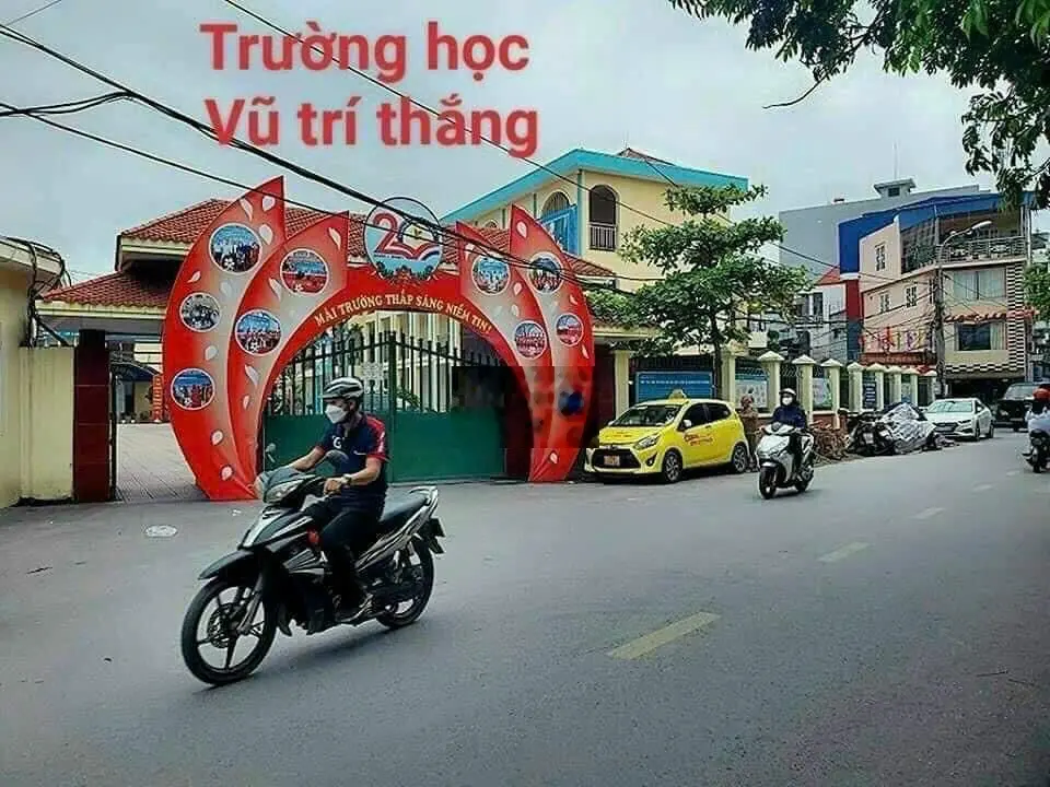 NHÀ 2 TẦNG - VŨ CHÍ THẮNG ,gần trường học,gần chợ