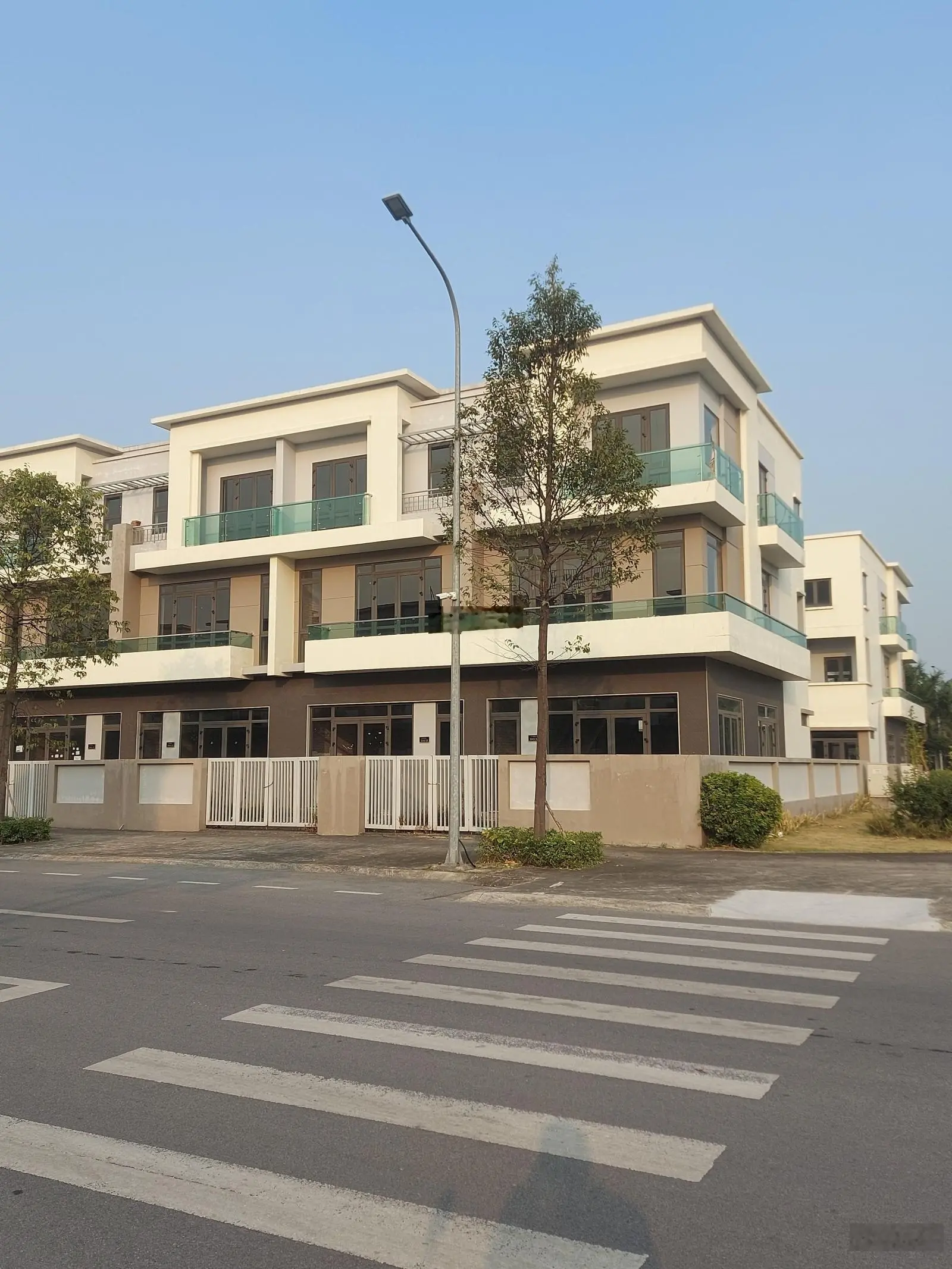 Bán gấp Shophouse 120m2 tại Centa City, 8,896 tỷ