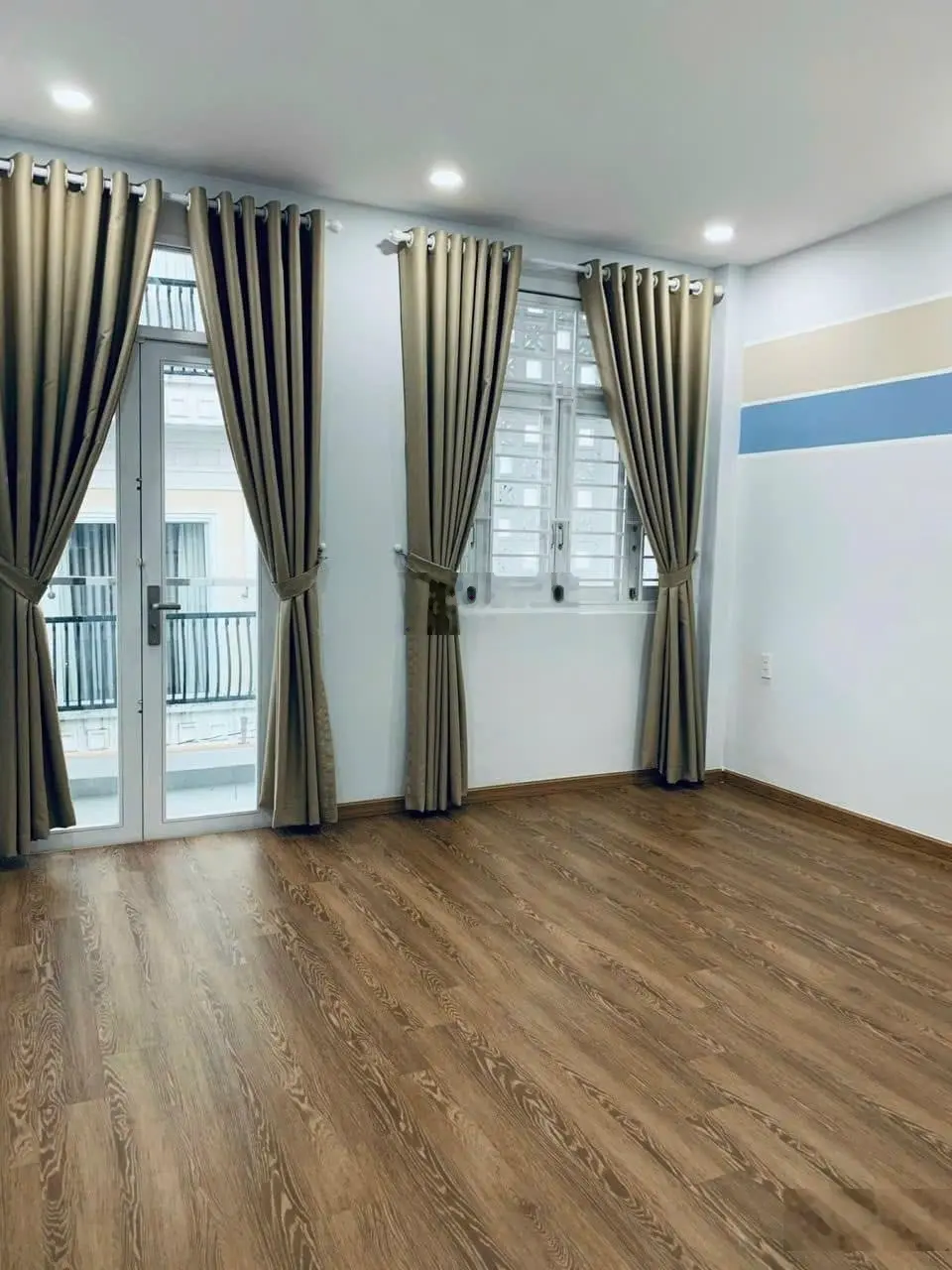 Tôi cần bán nhà 3 tầng 60m2 (4*15m) sổ riêng, giá 3tỷ250 ngay hẻm 5m Bùi Đình Túy, P24, Bình Thạnh