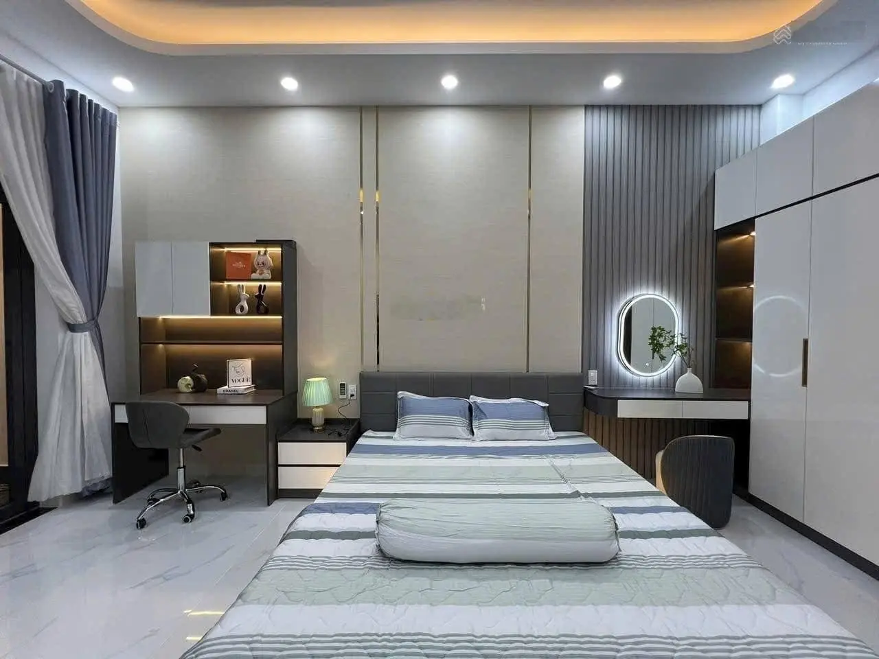 Bán nhà riêng tại đường Nguyễn Minh Hoàng, Q. Tân Bình. Giá: 6,3 tỷ/65m2, SHR. LH:0764452057