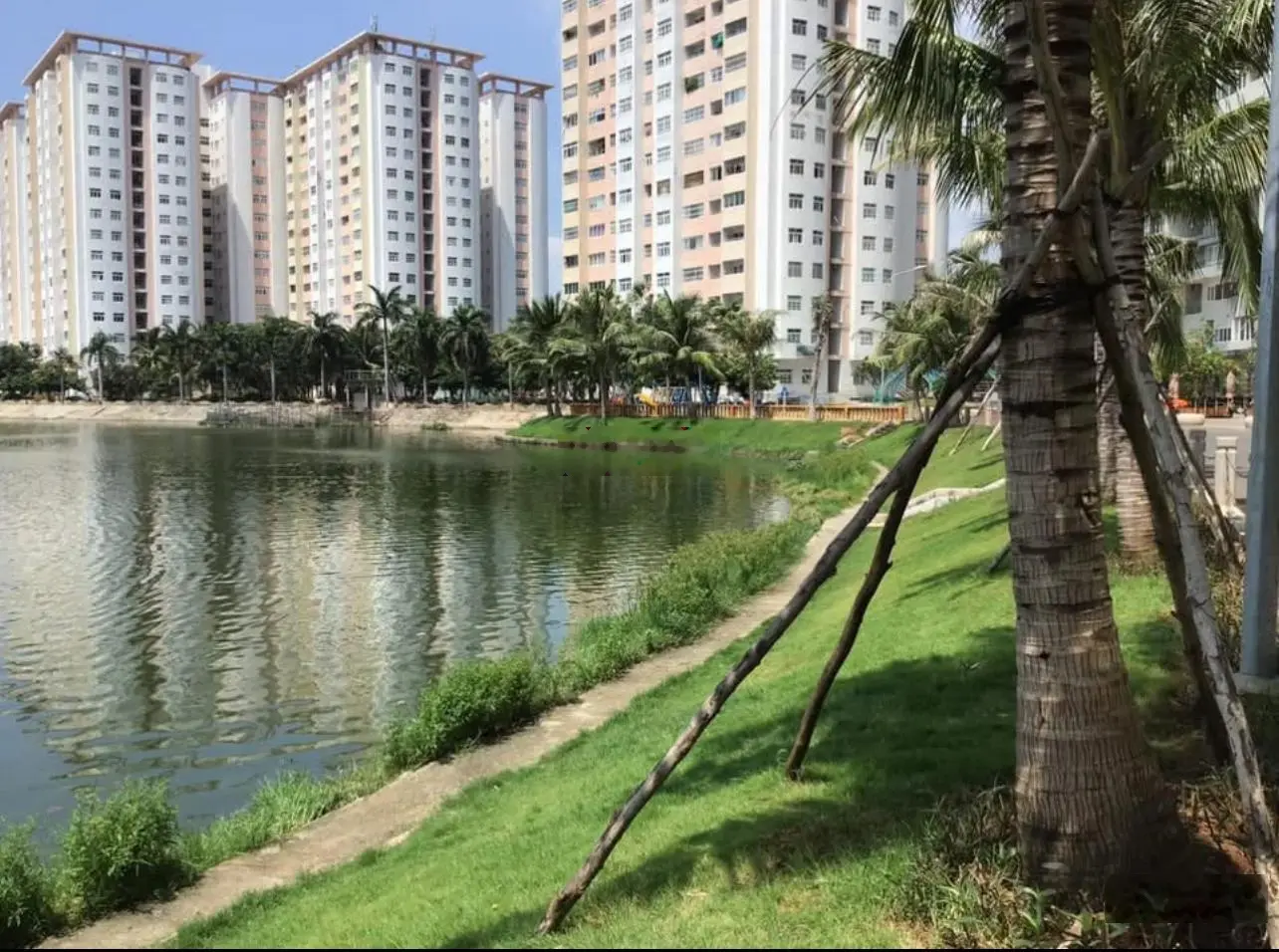 Cần Bán Căn Hộ Chung Cư LAKESIDE - DT: 68,5m2. Có 2 P ngủ. 1Wc.
- Hướng cửa Chính Tây Nam.