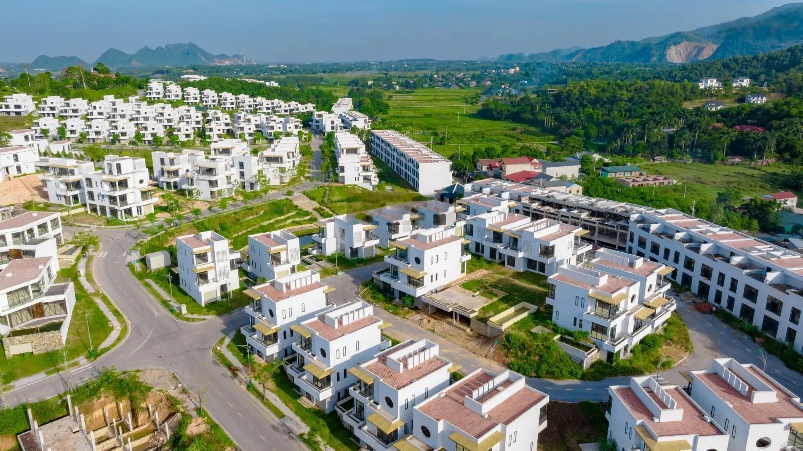 Bán biệt thự lô góc Legacy Hill Resort & Villas Lương Sơn, view công viên, vị trí đẹp + 70 tiện ích