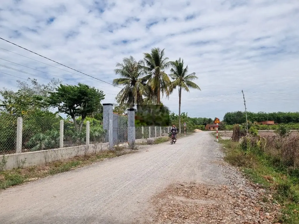 6x58 có 50 tc. mt đường 8m. đường thông. sát trường học. 440tr.