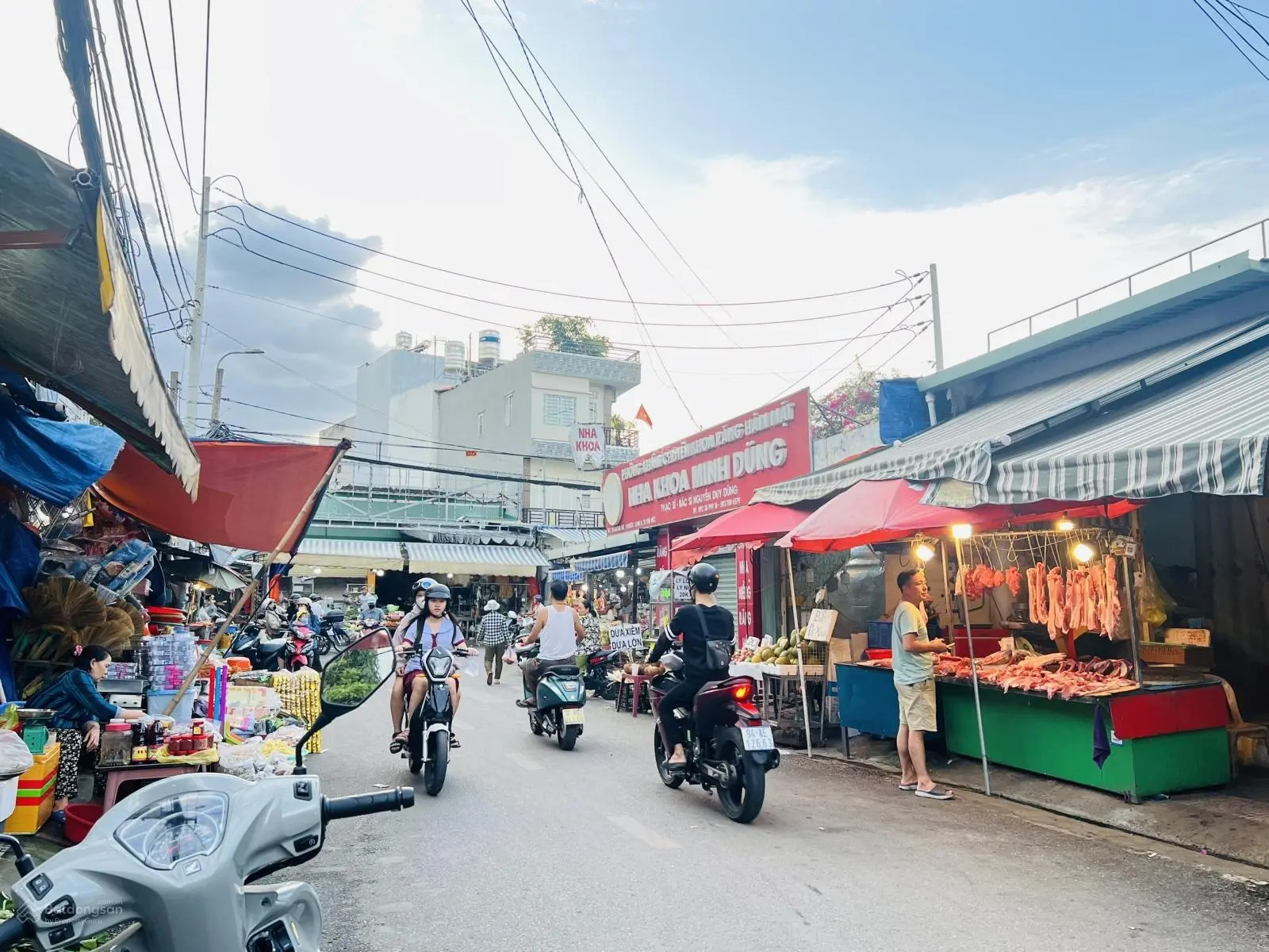 MT ngay chợ Hoa Câu - Giá bán 12 tỷ bớt lộc. Năm 2022 có bên trả 13 tỷ nhưng không cần như hiện tại