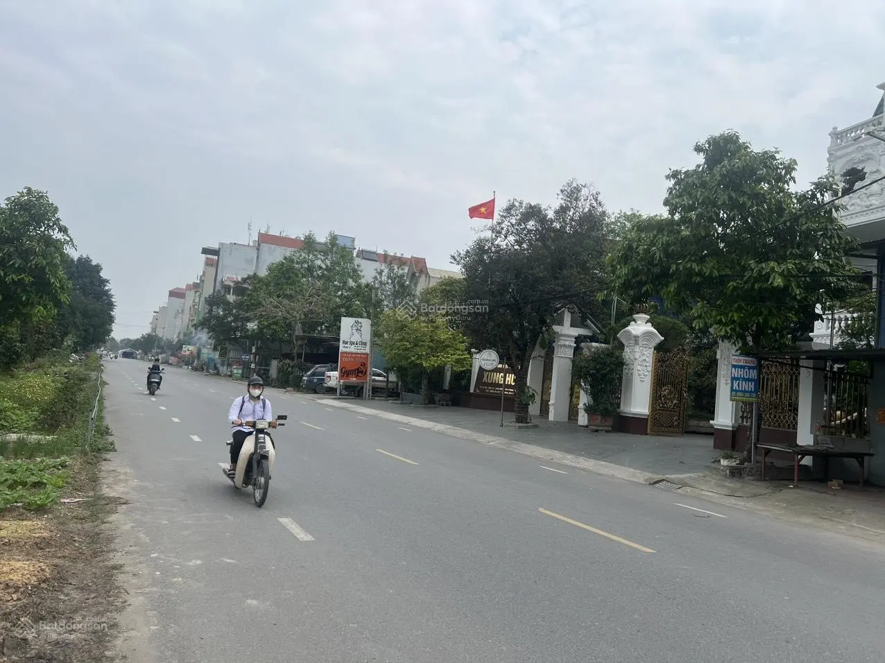 Bán khách sạn đường 286 Ngô Xá, Long Châu, Yên Phong, Bắc Ninh. Diện tích 200m2, giá 10,5 tỷ