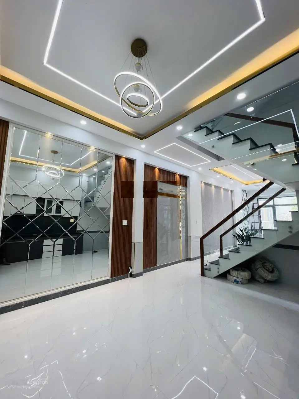 Nhà KDC Thanh Bình TP. Thuận An, 72m2, 3 tầng, 4,95 tỷ, SHR, hoàn công