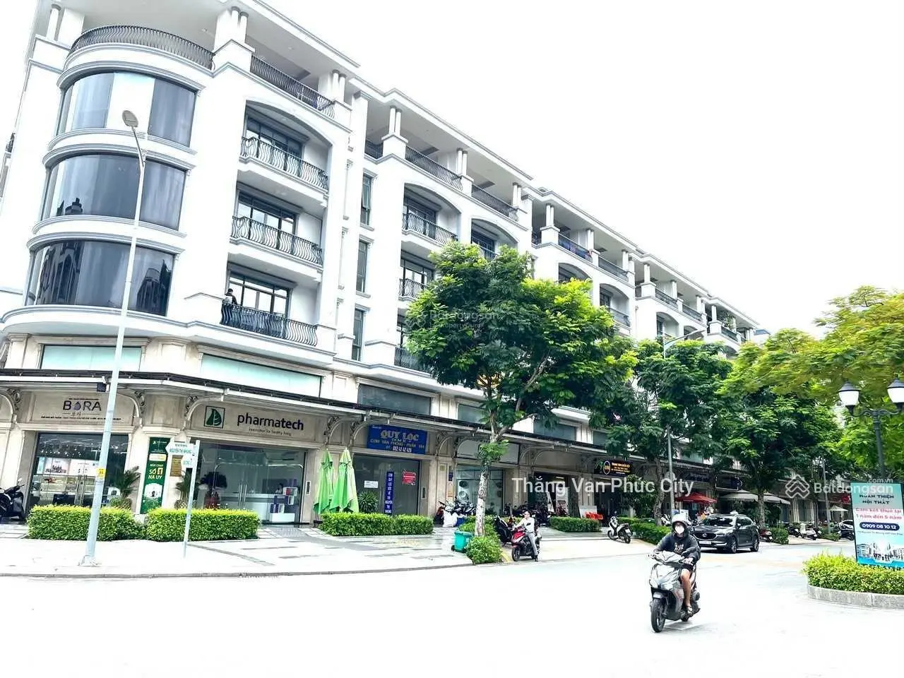 Mặt Tiền Nguyễn Thị Nhung 7x20m Giá 32 Tỷ, Shophouse Siêu vip KĐT Vạn Phúc City, Kinh Doanh Tốt