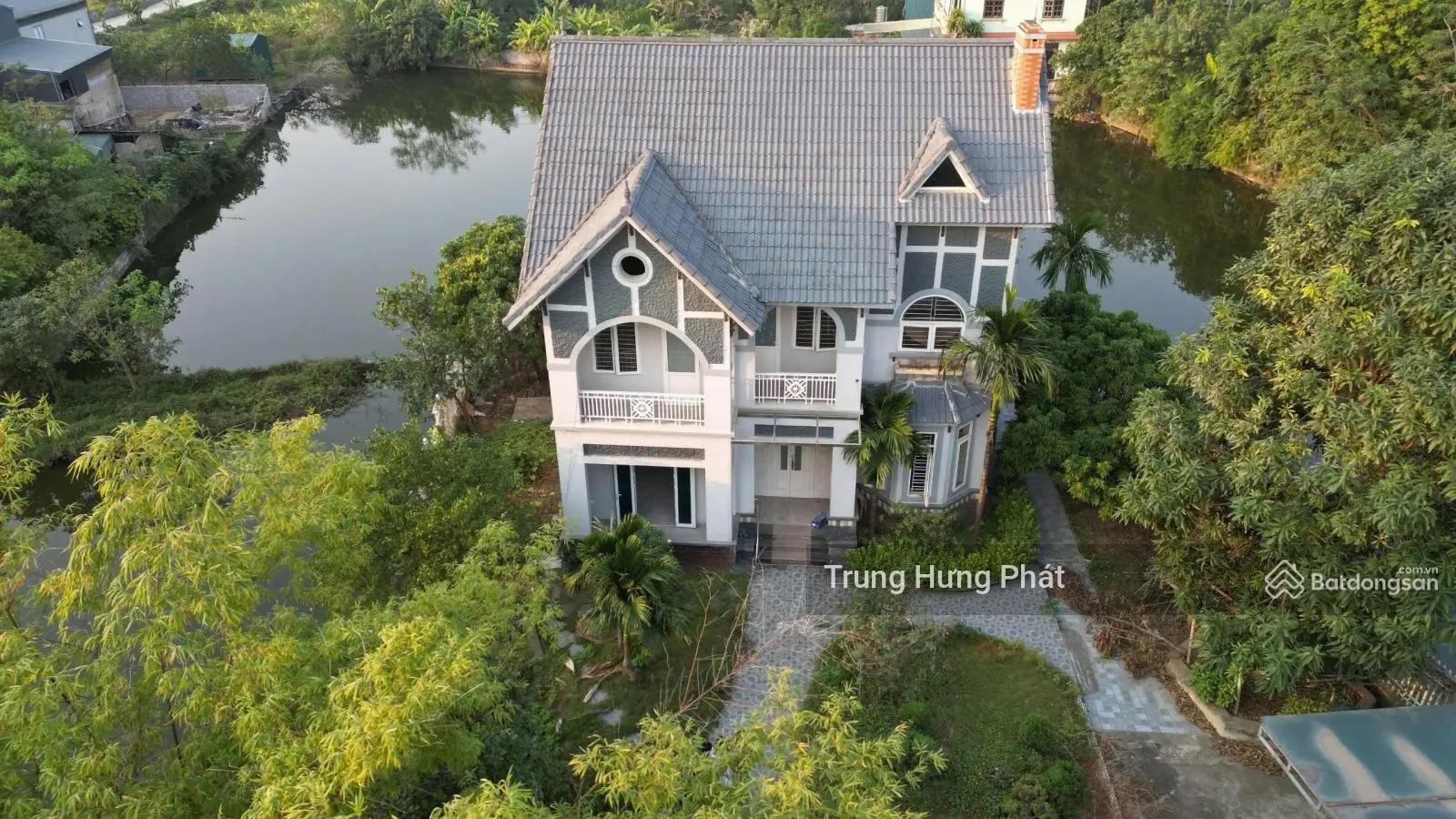 (Giảm 3 tỷ) - bán gấp trước tết - siêu biệt thự 700m2, view hồ, thoáng vĩnh viễn, chỉ 23 tỷ CTL