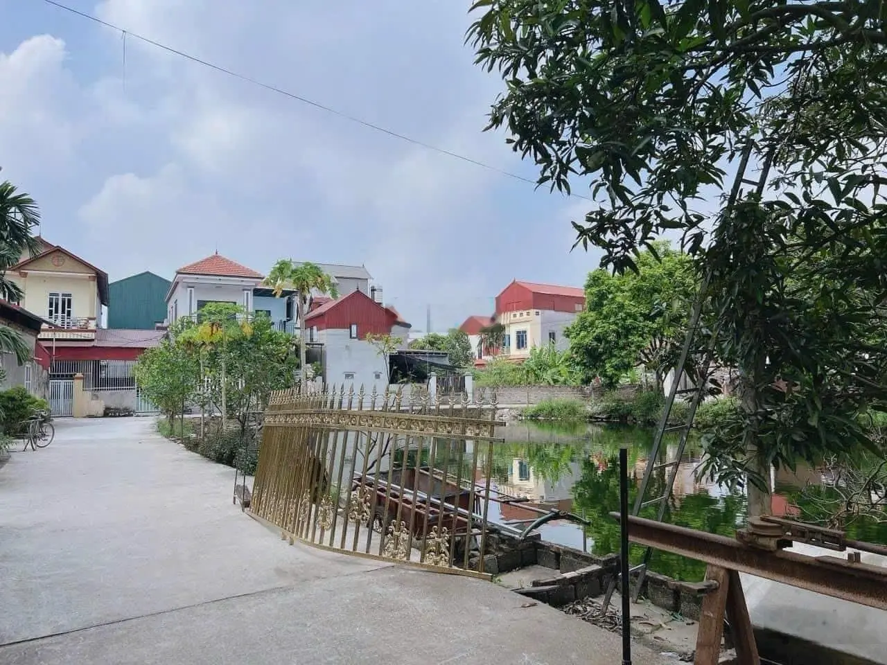 View hồ thoáng mát Đa Ngưu - Tân Tiến gần KĐT Ecopark