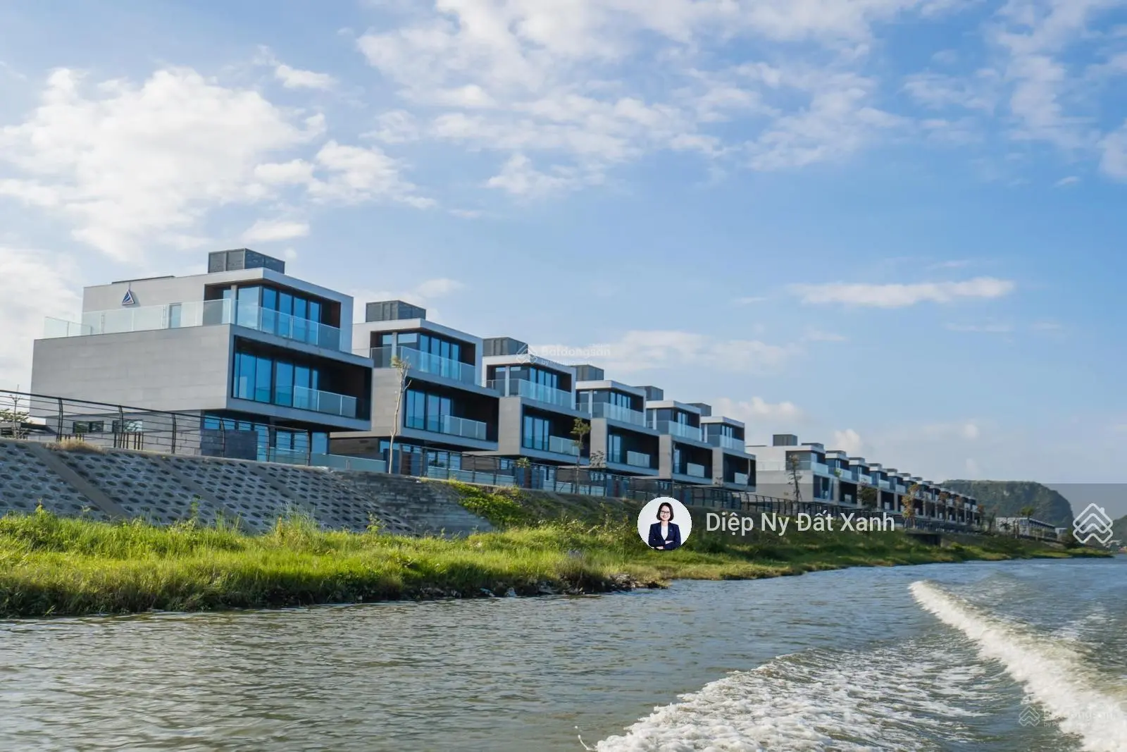 Chính chủ bán căn villa cao cấp One River, mặt tiền sông, gần biển, sổ đỏ lâu dài - nhận nhà ở ngay