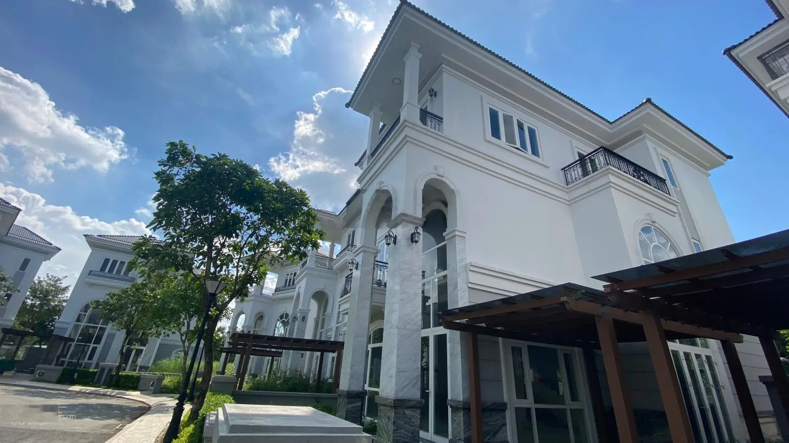 Bán biệt thự đơn lập Sol Villas 264m2 giá tốt 29,5 tỷ nằm trong PhoDong Village - ĐT: 0908 13 7878