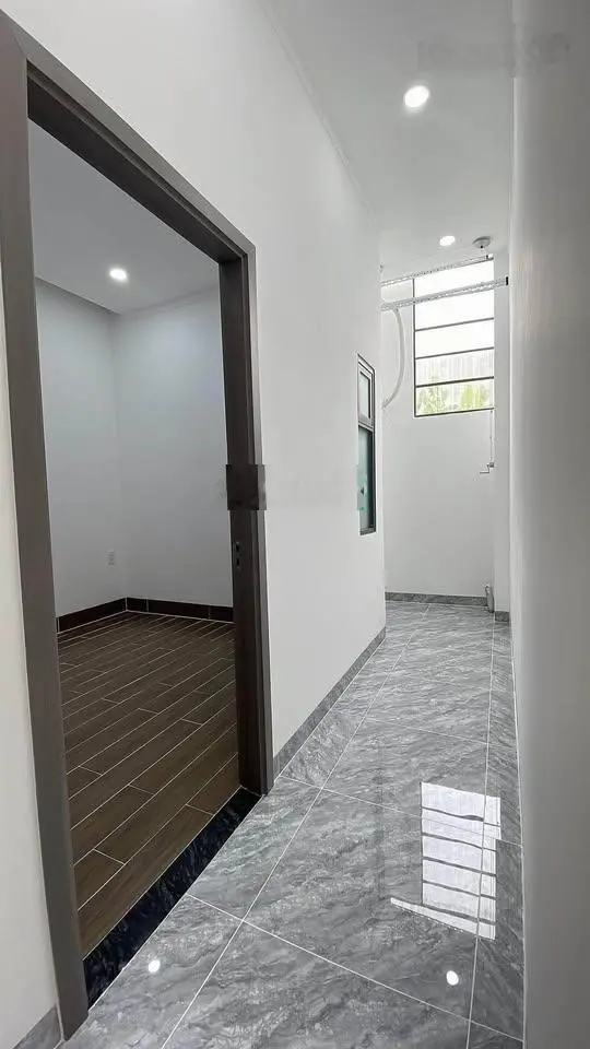 Chính chủ bán gấp nhà riêng 2 tầng, DT 60m2 tại Bà Hom, P13, Q6, HCM. Có sổ riêng