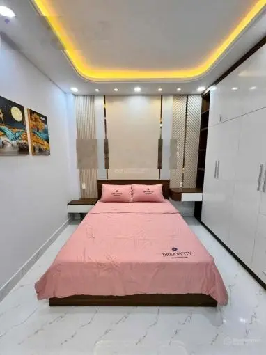 Bán gấp nhà 62m2 đường Nguyễn Trãi P3 Quận 5 - dọn vào ở liền, full nội thất - SHR,3tỷ 500tr