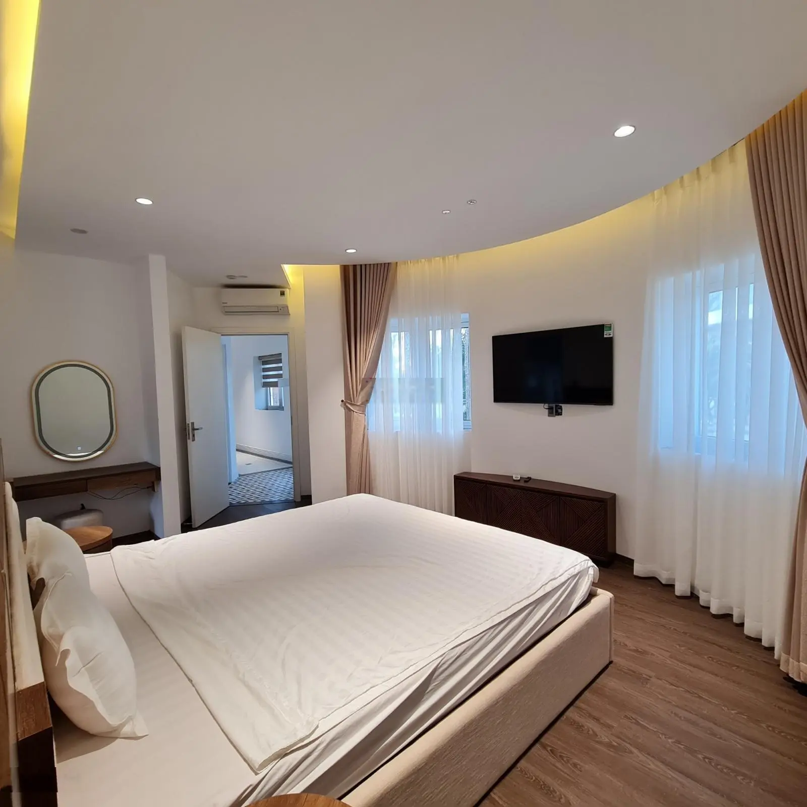 Chính chủ bán Villa Hoa Tiên full toàn bộ nội thất - sân vườn đẹp xịn 8 tỷ 5