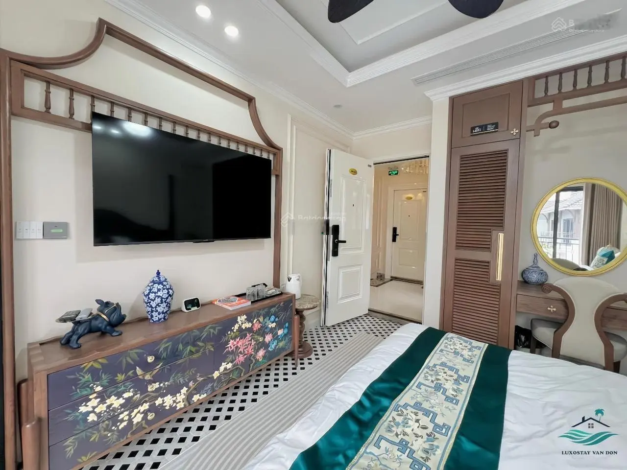 Bán biệt thự biển full nội thất Sonasea Vân Đồn, DT 160m2, sát biển, clubhouse, bể bơi, giá 8,5 tỷ