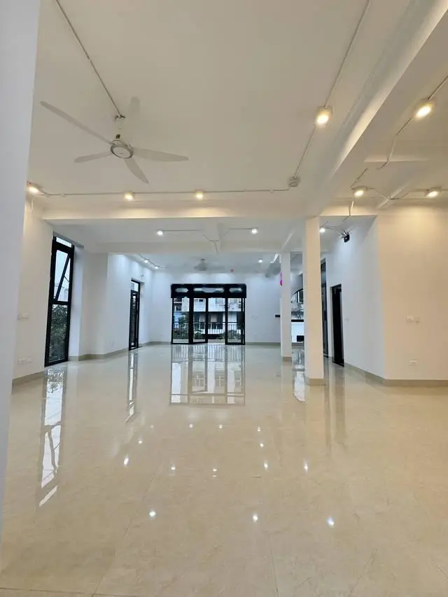 Bán biệt thự nội đô view 3 mặt tiền đường, cạnh khu FLC Premier Parc Đại Mỗ, 70 tỷ, 206 m2, 3tầng