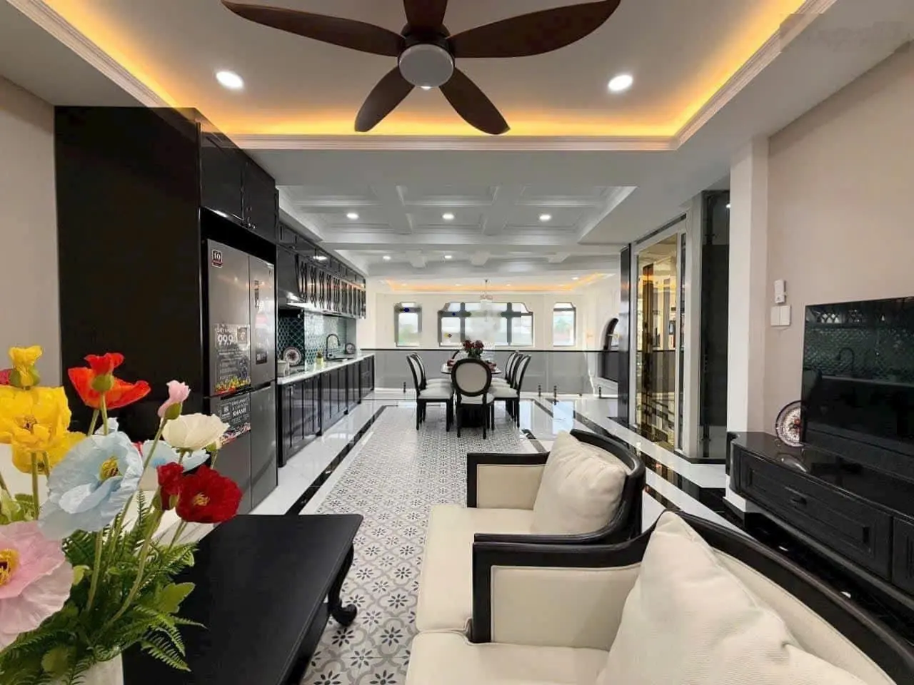 Nhà chính chủ thiết kế siêu đẹp cần bán ra căn Trần Văn Đang, P10, Q3,95m2,giá 6tỷ730 sổ hồng riêng