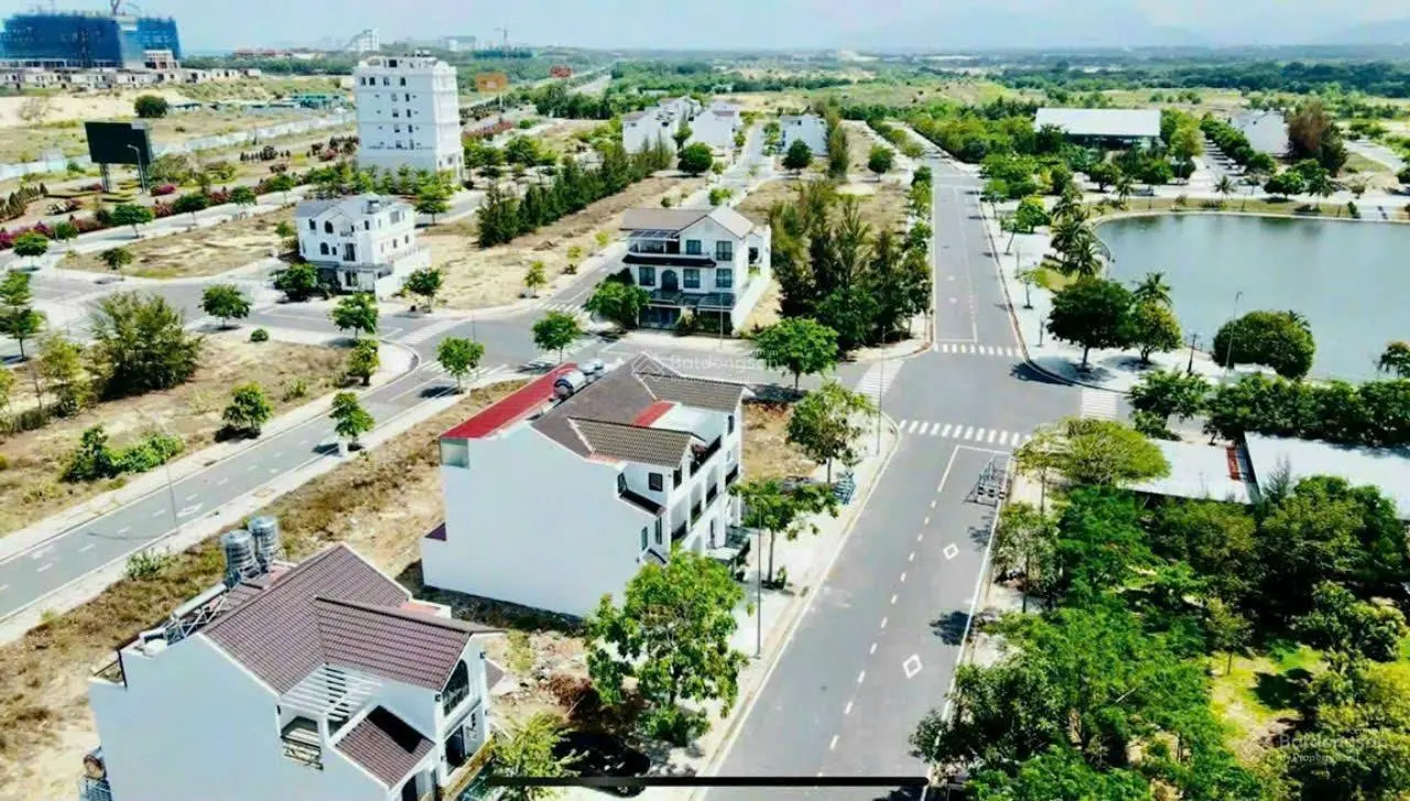 Bán gấp Golden Bay nền góc 2 MT D16 - 17 - 1 (185m2) view công viên, giá cực chất 5,565 tỷ