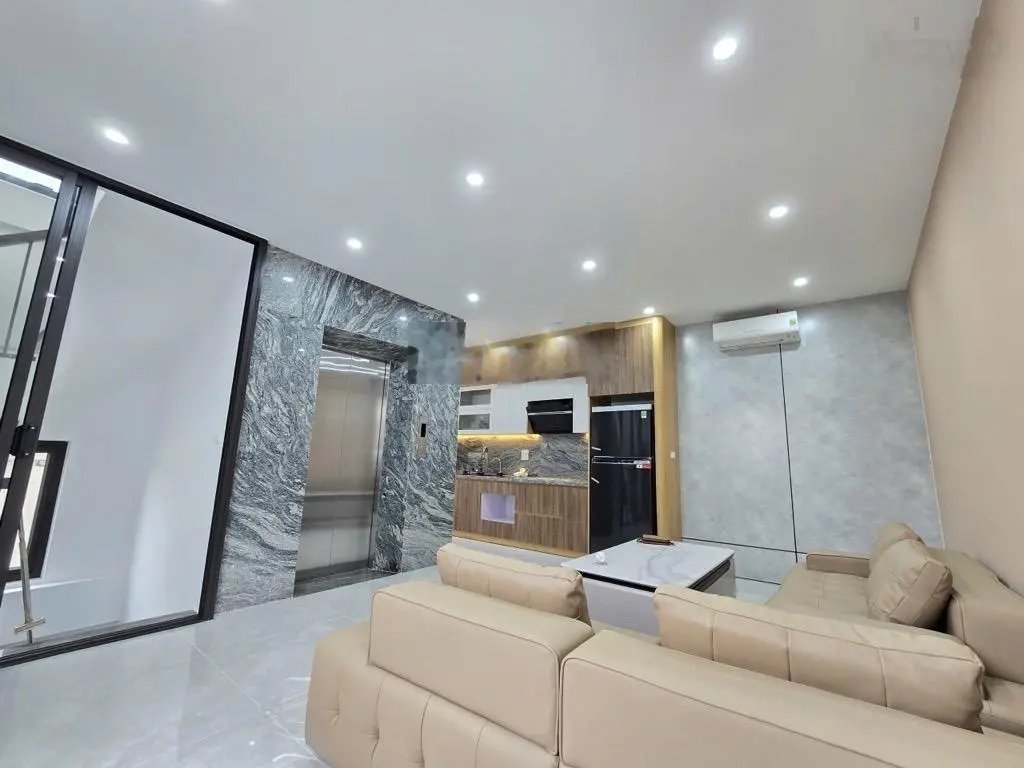 Bán NR view đẹp, 42m2, 3PN, 4WC tại Ngọc Lâm, Long Biên, Hà Nội, giá thỏa thuận