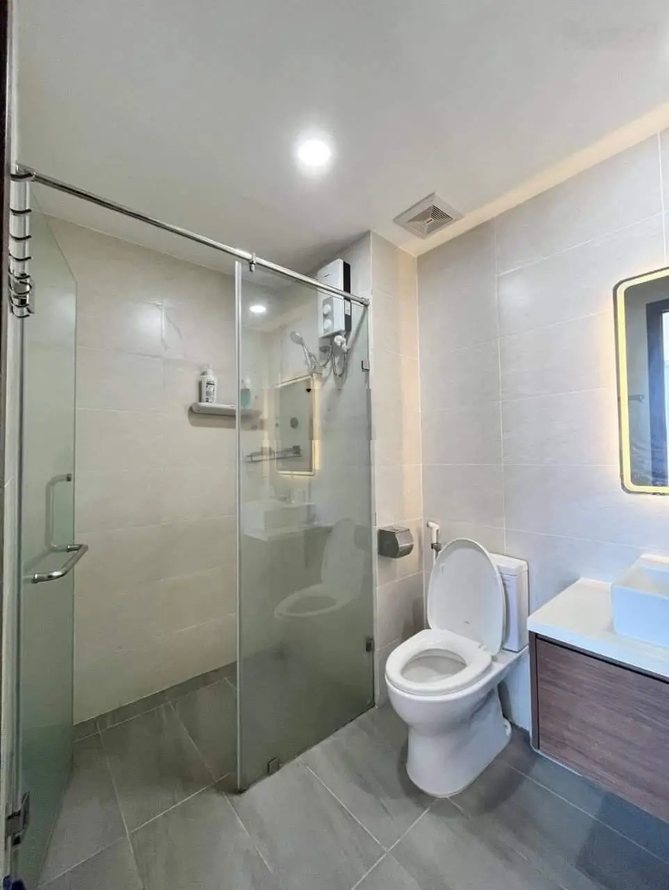 Định cư nước ngoài cần bán gấp căn hộ 3 PN view biển Phú Tài Residence. Liên hệ 0903 601 ***