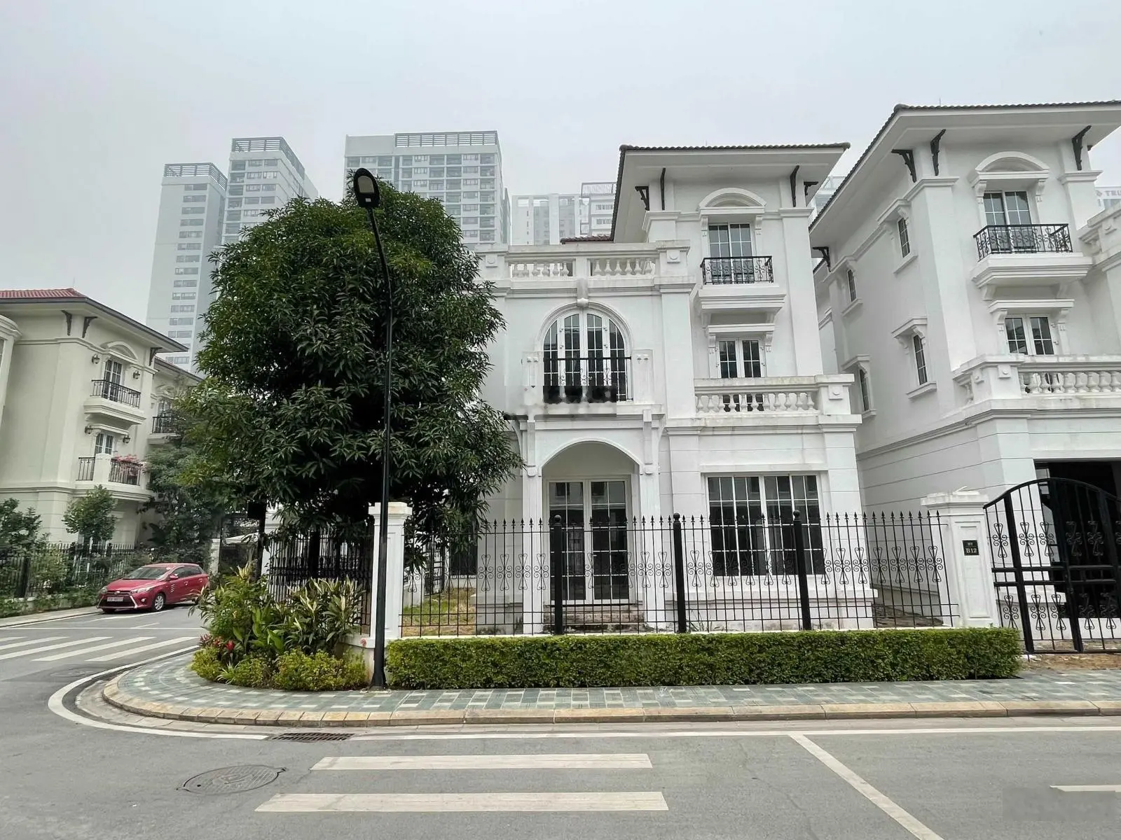 Bán biệt thự 259m2 tại Embassy Garden, lô góc vườn hoa, 5PN, 3WC, Bắc Từ Liêm, Hà Nội với giá tốt