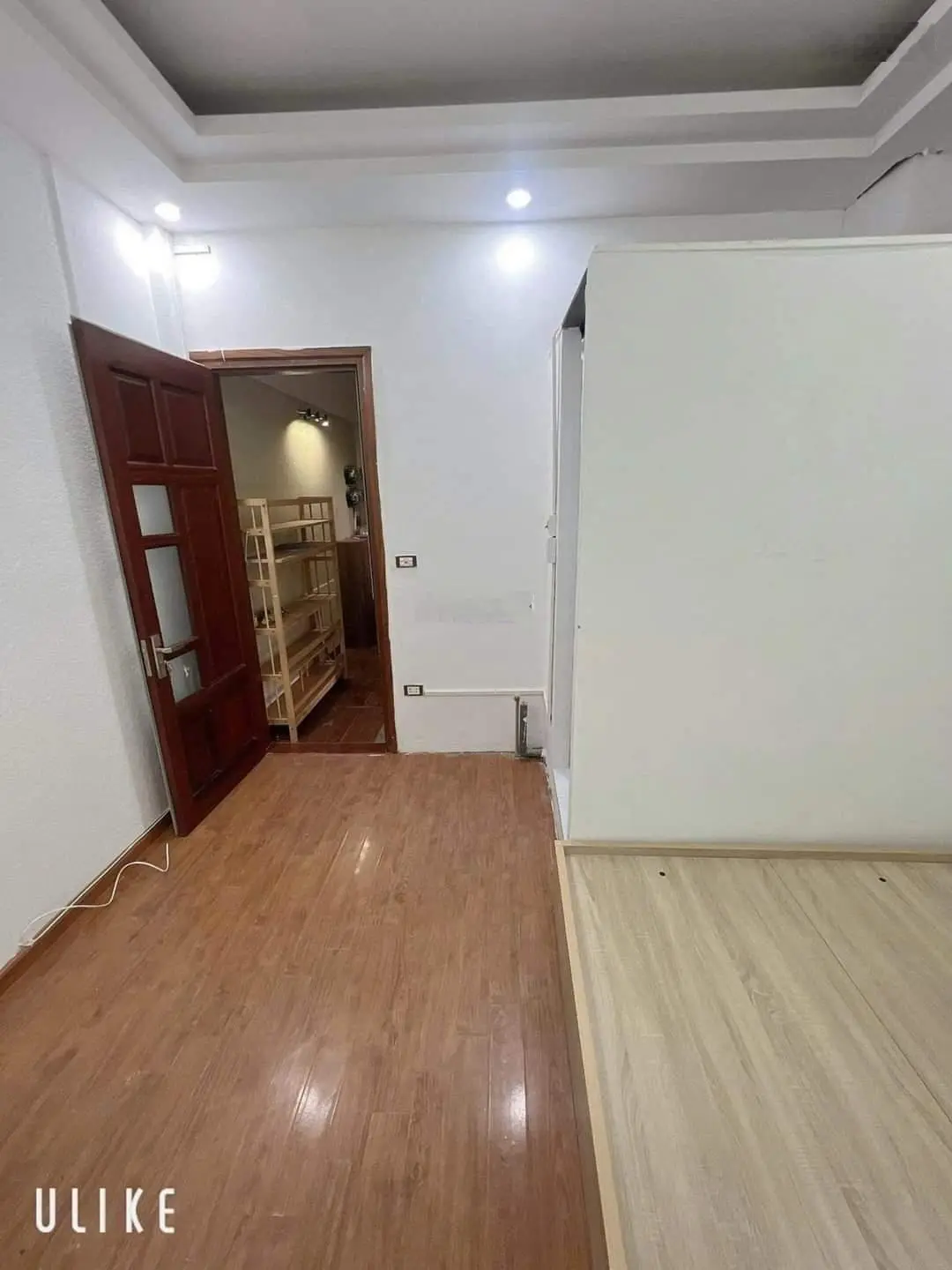 Bán gấp nhà Lê Văn Hiến. 45m2, 4 tầng, lô góc. Ô tô, kinh doanh sầm uất. Dòng tiền tốt. Giá 7 tỷ