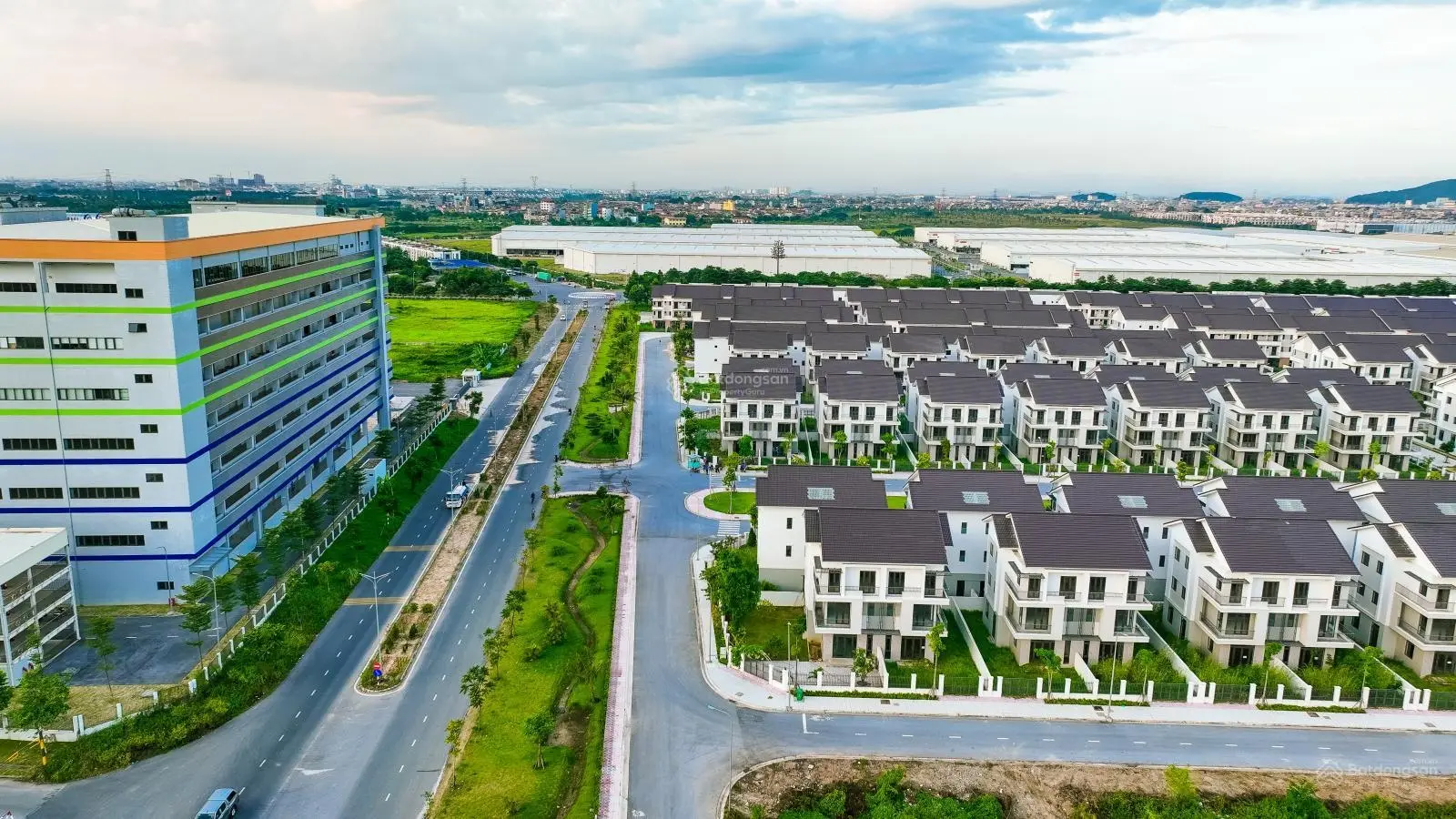 Biệt thự Centa Riverside, 10,6 tỷ, 180m2, hướng nam. Quỹ căn đẹp hiếm còn sót. Lh Em Tài 0965889895