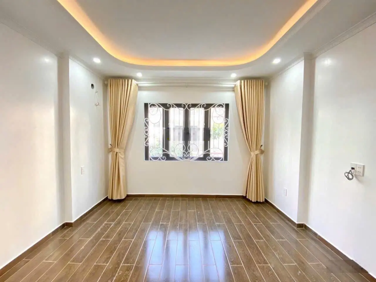 Bán nhà 4 tầng gần vườn hoa đẹp 40m2 - 4,35 tỷ TĐC Xi măng, Sở Dầu, Hồng Bàng, Hải Phòng