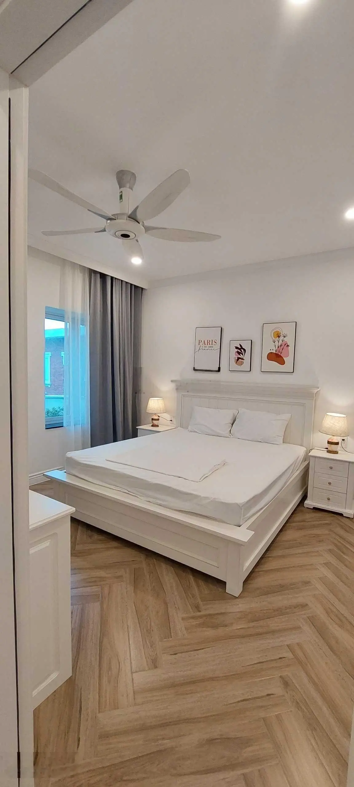 Bán villa biển 3PN full nội thất xịn xò. Đã có sổ đỏ, vay bank thuận lợi. Giá bán 12.5 tỷ. Liên hệ